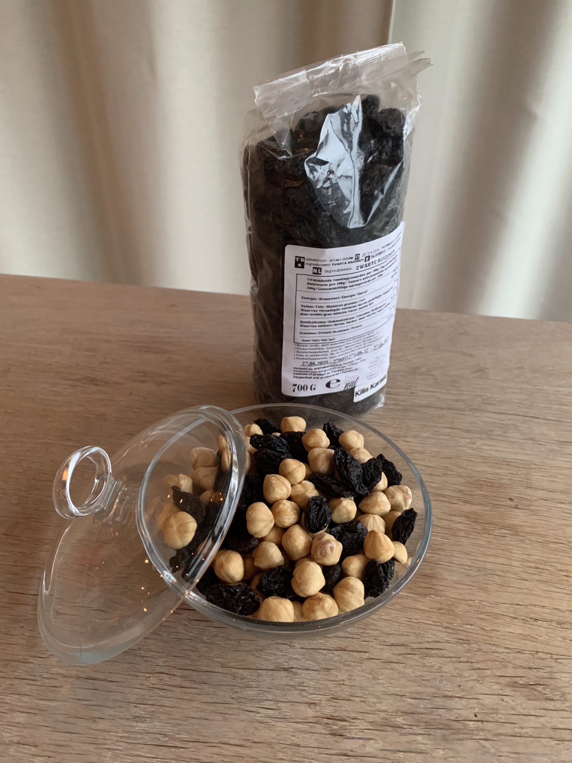 Iri Taneli Çekirdekli Siyah Üzüm 700 gr